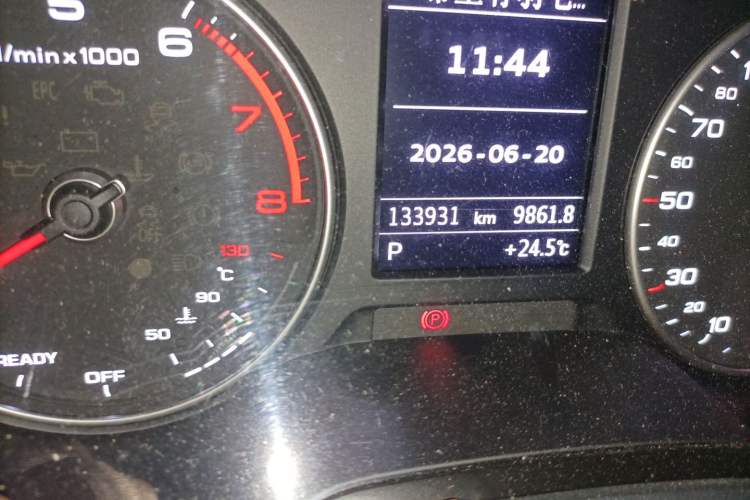 Used Audi A3 2020 Limousine 35 TFSI Fashion Edition China VI Emission Standard Odometer Close Up