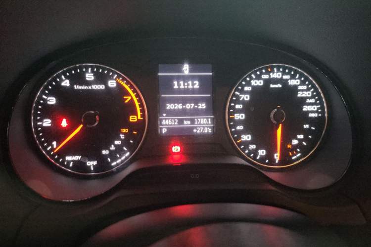 Used Audi A3 2020 Sportback 35 TFSI Fashion Edition China VI Emission Standard Odometer Close Up
