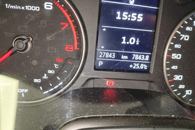 Used Audi A3 2020 Limousine 35 TFSI Fashion Edition China VI Emission Standard Odometer Close Up