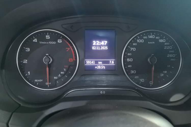 Used Audi A3 2020 Sportback 35 TFSI Fashion Edition China VI Emission Standard Odometer Close Up