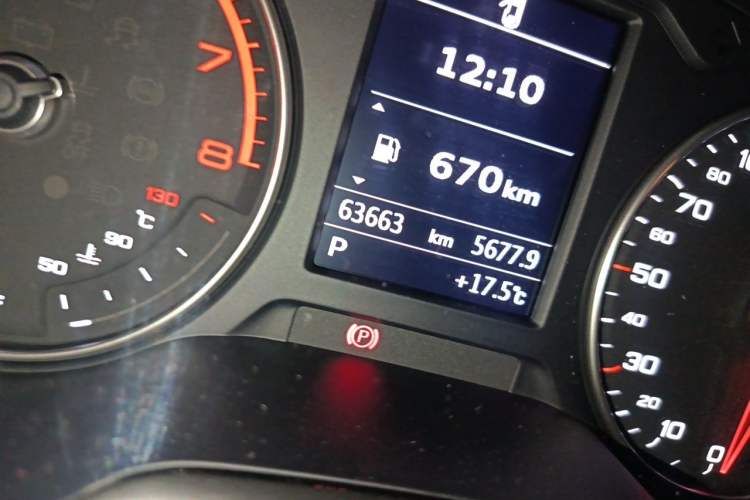 Used Audi A3 2020 Sportback 35 TFSI Fashion Edition China VI Emission Standard Odometer Close Up