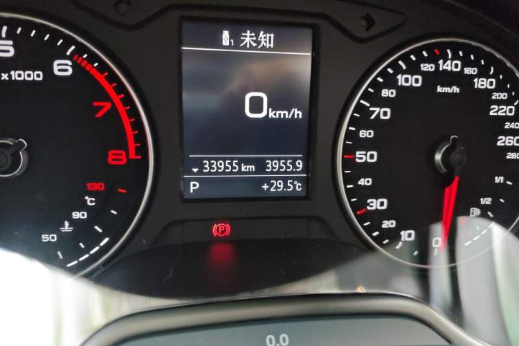 Used Audi A3 2020 Sportback 35 TFSI Fashion Edition China VI Emission Standard Odometer Close Up