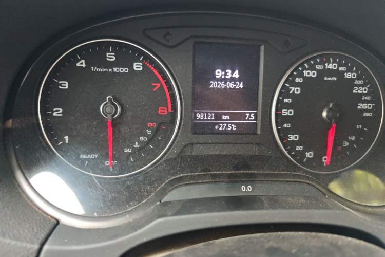 Used Audi A3 2020 Limousine 35 TFSI Ambition China VI Odometer Close Up