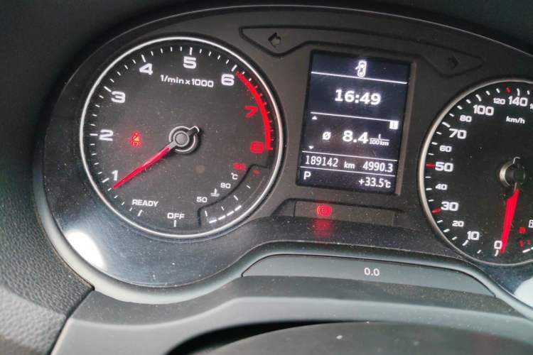 Used Audi A3 2020 Limousine 35 TFSI Fashion Edition China VI Emission Standard Odometer Close Up