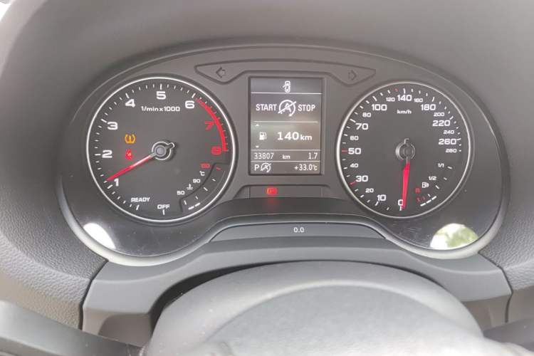 Used Audi A3 2020 Limousine 35 TFSI Fashion Edition China VI Emission Standard Odometer Close Up