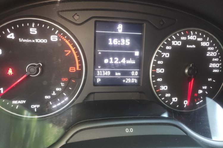 Used Audi A3 2020 Restyled Sportback 35 TFSI Entry-Level China VI Emission Standard Odometer Close Up