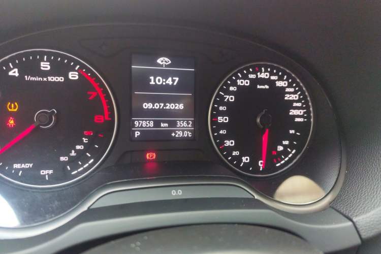 Used Audi A3 2020 Sportback 35 TFSI Fashion Edition China VI Emission Standard Odometer Close Up