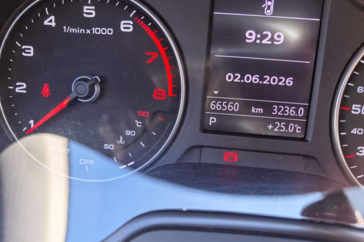 Used Audi A3 2020 Limousine 35 TFSI Ambition China VI Odometer Close Up