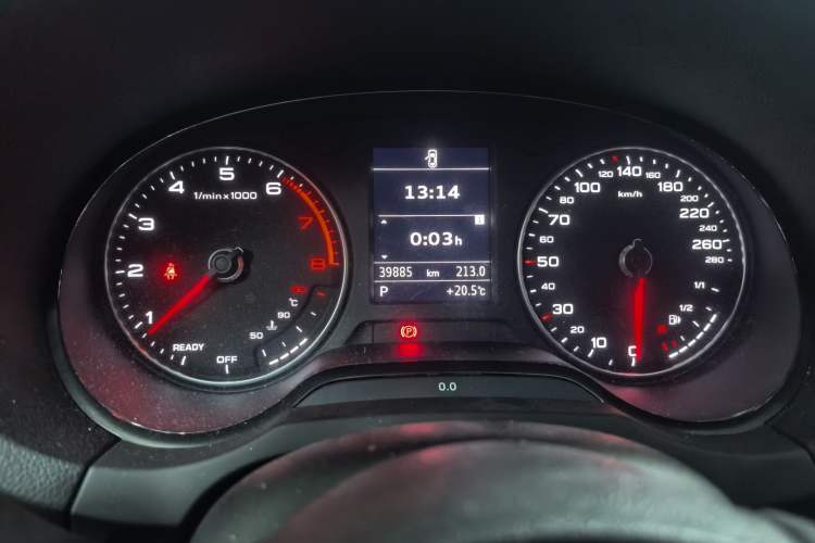 Used Audi A3 2020 Limousine 35 TFSI Sporty Version China VI Odometer Close Up