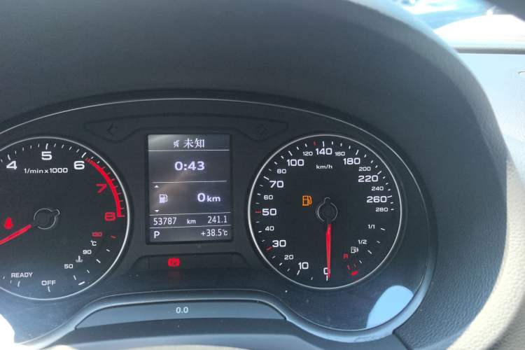 Used Audi A3 2020 Limousine 35 TFSI Fashion Edition China VI Emission Standard Odometer Close Up