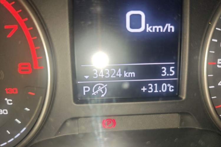 Used Audi A3 2020 Restyled Sportback 35 TFSI Entry-Level China VI Emission Standard Odometer Close Up