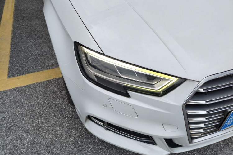 Used Audi A3 2020 Limousine 35 TFSI Fashion Edition China VI Emission Standard Right Front Headlight