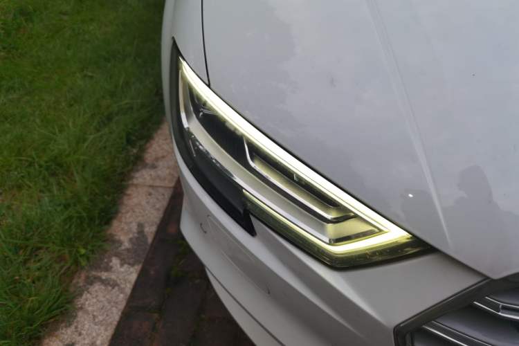 Used Audi A3 2020 Limousine 35 TFSI Fashion Edition China VI Emission Standard Right Front Headlight