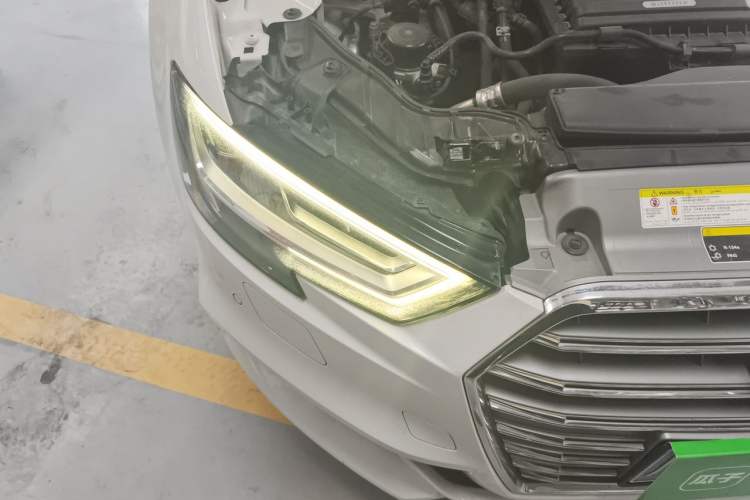 Used Audi A3 2020 Sportback 35 TFSI Fashion Edition China VI Emission Standard Right Front Headlight