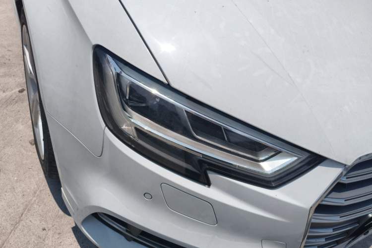 Used Audi A3 2020 Limousine 35 TFSI Fashion Edition China VI Emission Standard Right Front Headlight