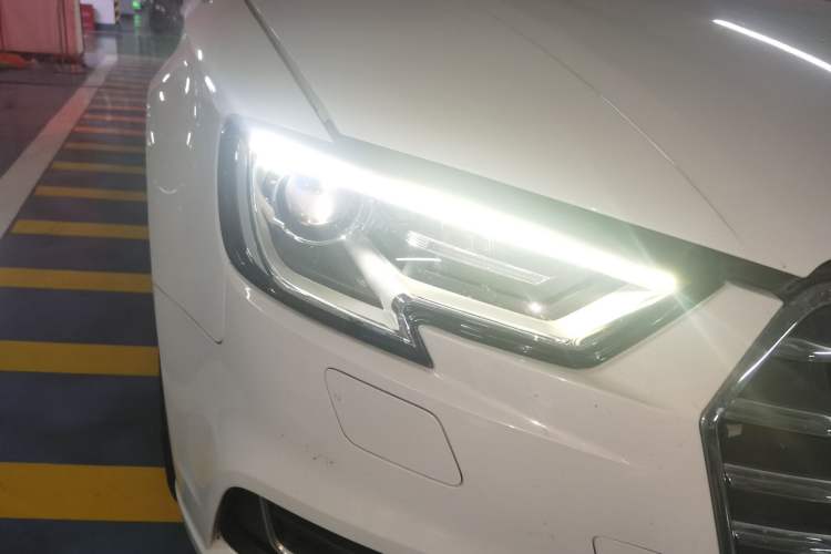 Used Audi A3 2020 Restyled Limousine 35 TFSI Ambition Version China VI Right Front Headlight
