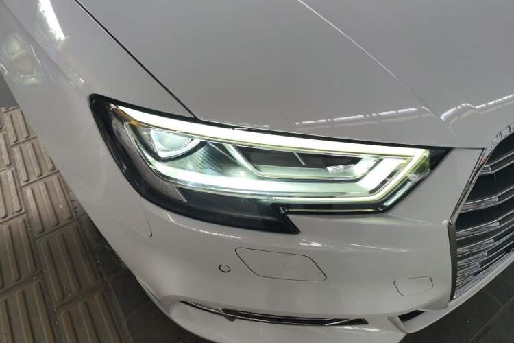Used Audi A3 2020 Limousine 35 TFSI Fashion Edition China VI Emission Standard Right Front Headlight