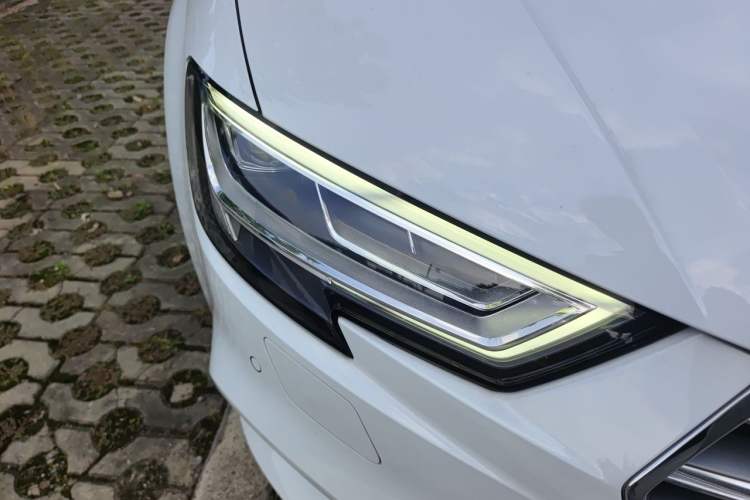 Used Audi A3 2020 Limousine 35 TFSI Fashion Edition China VI Emission Standard Right Front Headlight