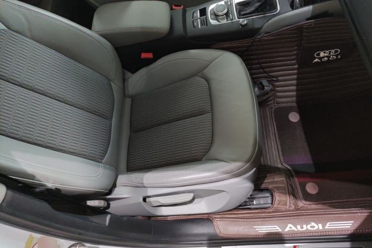 Used Audi A3 2020 Limousine 35 TFSI Fashion Edition China VI Emission Standard Right Front Seat