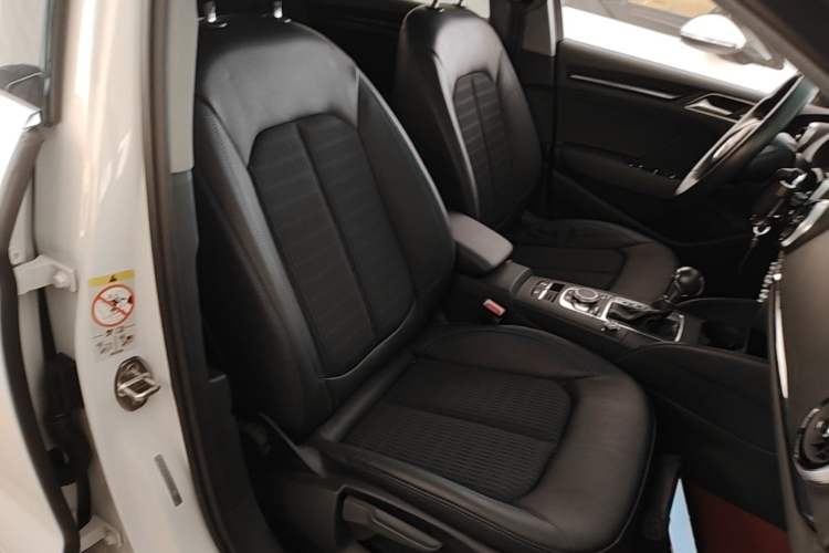 Used Audi A3 2020 Limousine 35 TFSI Fashion Edition China VI Emission Standard Right Front Seat