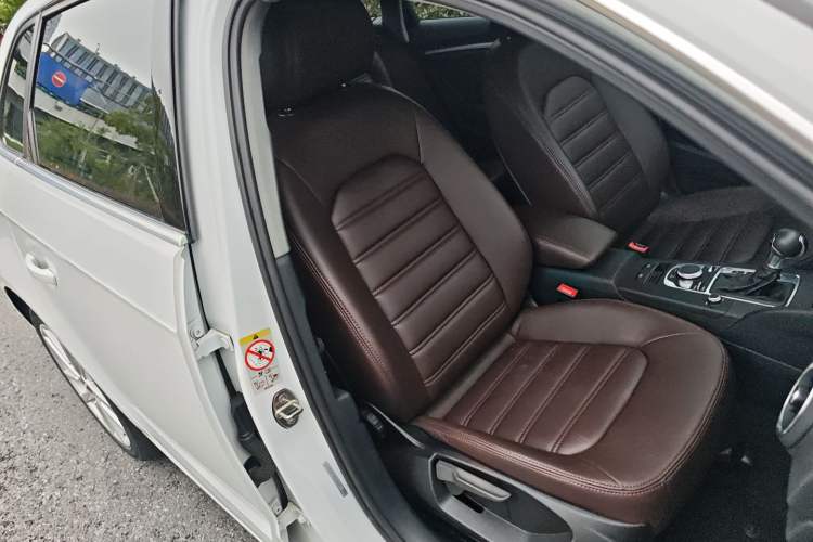 Used Audi A3 2020 Sportback 35 TFSI Ambition China VI Right Front Seat
