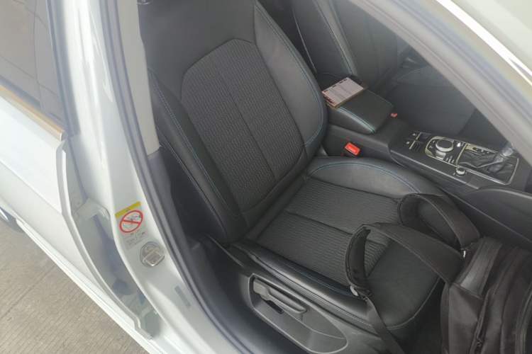 Used Audi A3 2020 Sportback 35 TFSI Fashion Edition China VI Emission Standard Right Front Seat