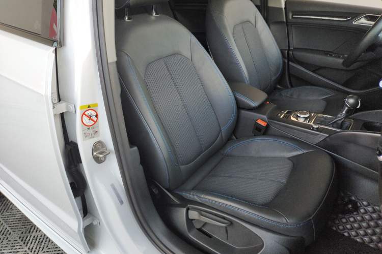 Used Audi A3 2020 Sportback 35 TFSI Fashion Edition China VI Emission Standard Right Front Seat