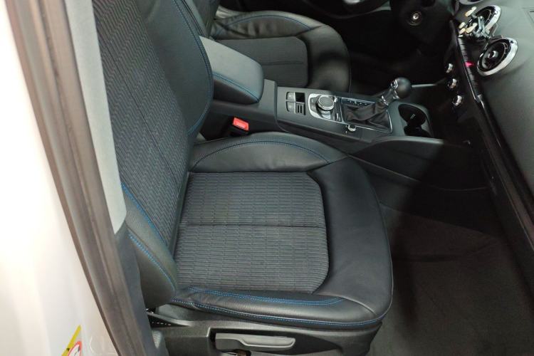 Used Audi A3 2020 Sportback 35 TFSI Fashion Edition China VI Emission Standard Right Front Seat