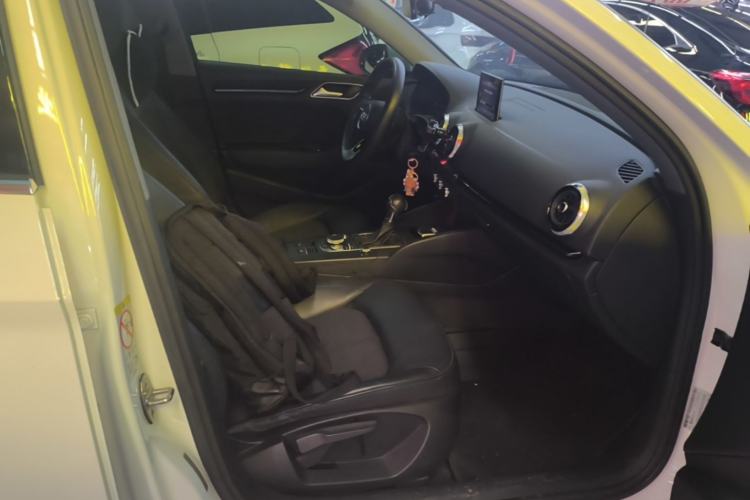 Used Audi A3 2020 Limousine 35 TFSI Fashion Edition China VI Emission Standard Right Front Seat
