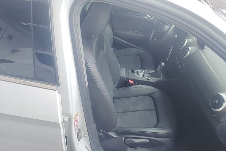Used Audi A3 2020 Limousine 35 TFSI Fashion Edition China VI Emission Standard Right Front Seat
