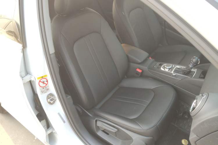 Used Audi A3 2020 Limousine 35 TFSI Ambition China VI Right Front Seat