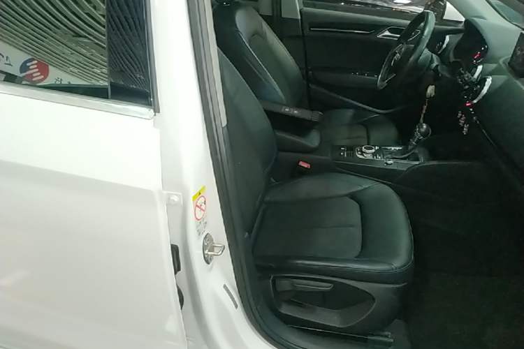 Used Audi A3 2020 Limousine 35 TFSI Fashion Edition China VI Emission Standard Right Front Seat