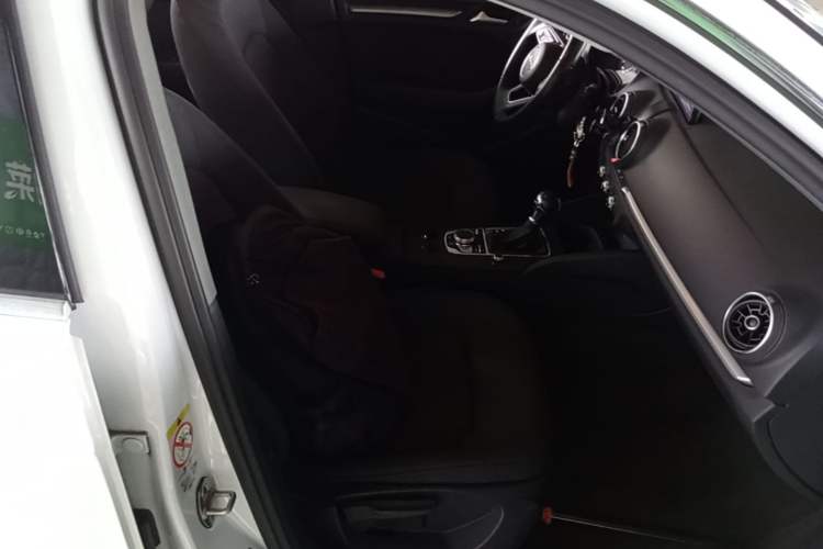 Used Audi A3 2020 Restyled Sportback 35 TFSI Entry-Level China VI Emission Standard Right Front Seat