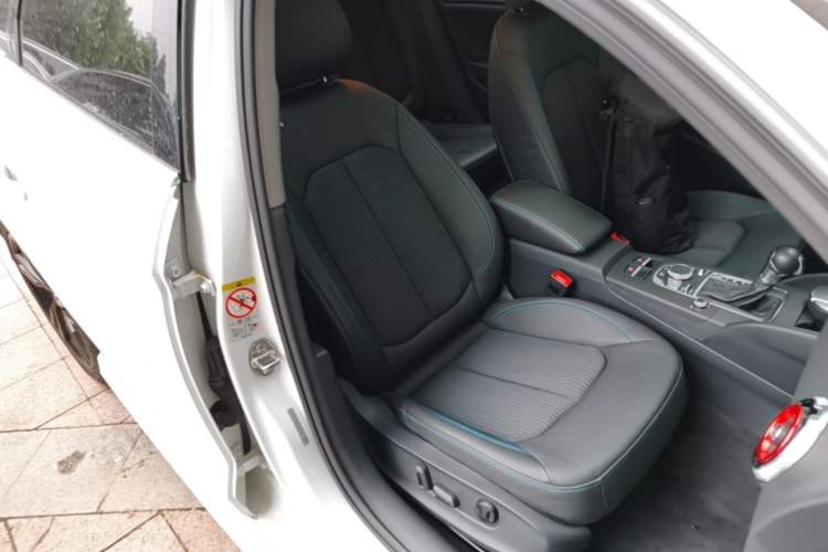 Used Audi A3 2020 Limousine 35 TFSI Fashion Edition China VI Emission Standard Right Front Seat
