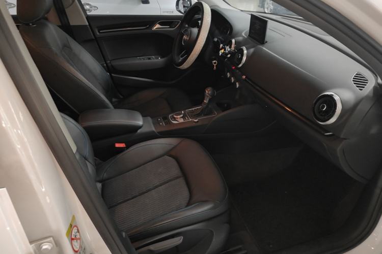 Used Audi A3 2020 Limousine 35 TFSI Fashion Edition China VI Emission Standard Right Front Seat