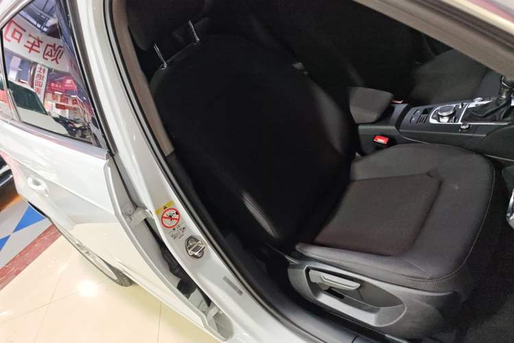 Used Audi A3 2020 Restyled Sportback 35 TFSI Entry-Level China VI Emission Standard Right Front Seat