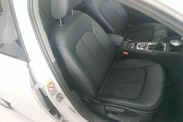 Used Audi A3 2020 Limousine 35 TFSI Fashion Edition China VI Emission Standard Right Front Seat