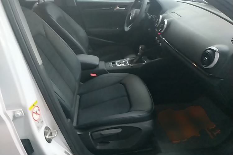 Used Audi A3 2020 Limousine 35 TFSI Fashion Edition China VI Emission Standard Right Front Seat