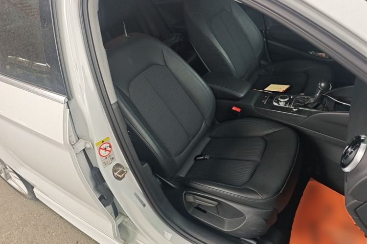 Used Audi A3 2020 Limousine 35 TFSI Fashion Edition China VI Emission Standard Right Front Seat