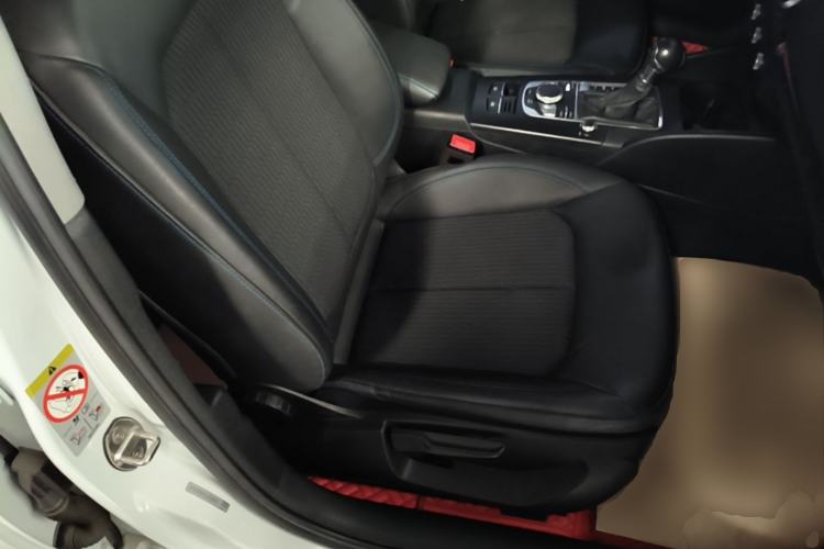 Used Audi A3 2020 Limousine 35 TFSI Fashion Edition China VI Emission Standard Right Front Seat