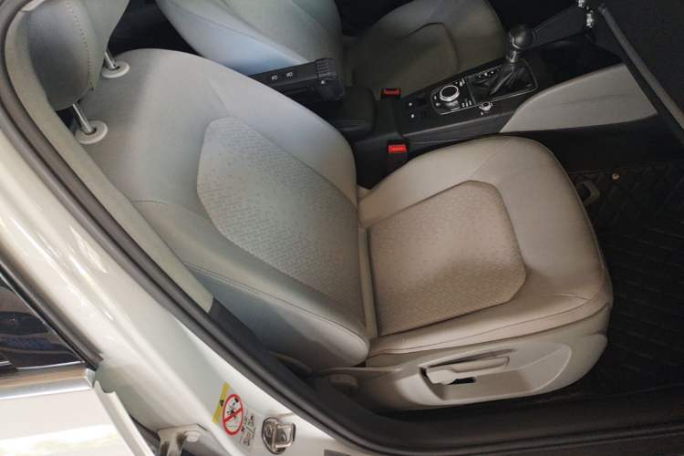 Used Audi A3 2020 Limousine 35 TFSI Ambition China VI Right Front Seat