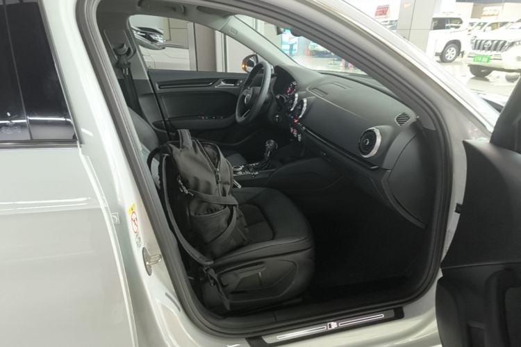 Used Audi A3 2020 Sportback 35 TFSI Fashion Edition China VI Emission Standard Right Front Seat