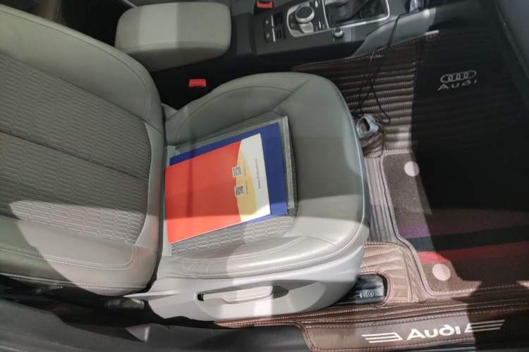 Used Audi A3 2020 Limousine 35 TFSI Fashion Edition China VI Emission Standard Right Front Seat