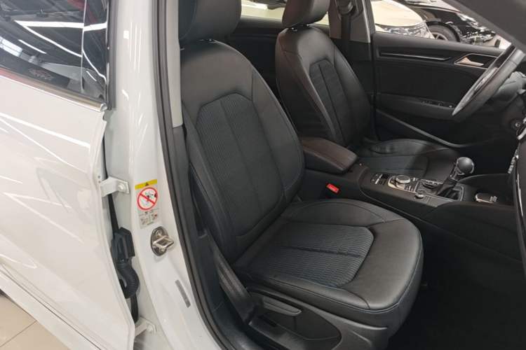 Used Audi A3 2020 Limousine 35 TFSI Fashion Edition China VI Emission Standard Right Front Seat