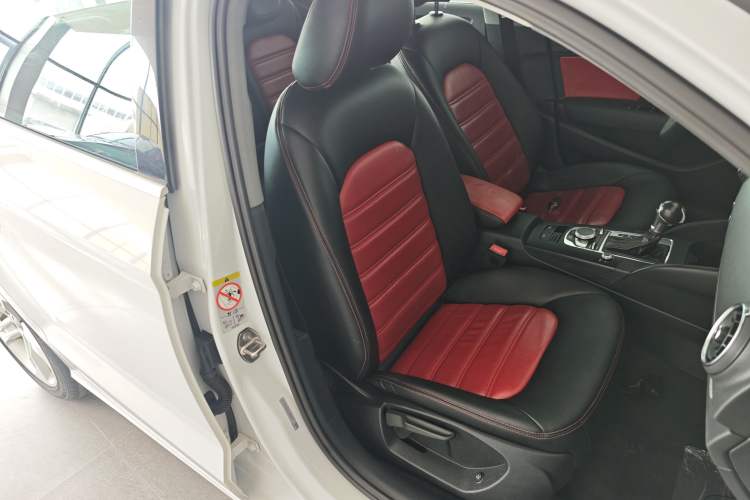 Used Audi A3 2020 Restyled Limousine 35 TFSI Ambition Version China VI Right Front Seat