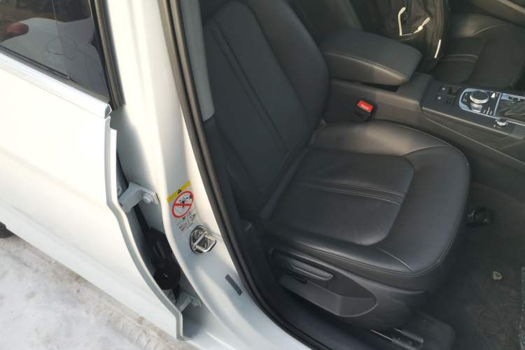 Used Audi A3 2020 Restyled Limousine 35 TFSI Ambition Version China VI Right Front Seat