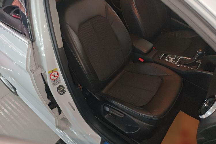 Used Audi A3 2020 Limousine 35 TFSI Fashion Edition China VI Emission Standard Right Front Seat