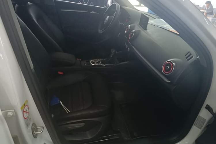Used Audi A3 2020 Limousine 35 TFSI Ambition China VI Right Front Seat