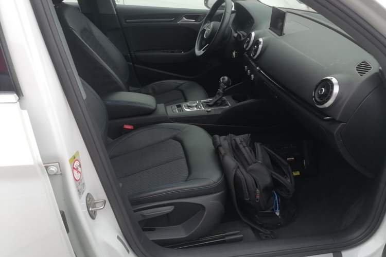 Used Audi A3 2020 Limousine 35 TFSI Fashion Edition China VI Emission Standard Right Front Seat