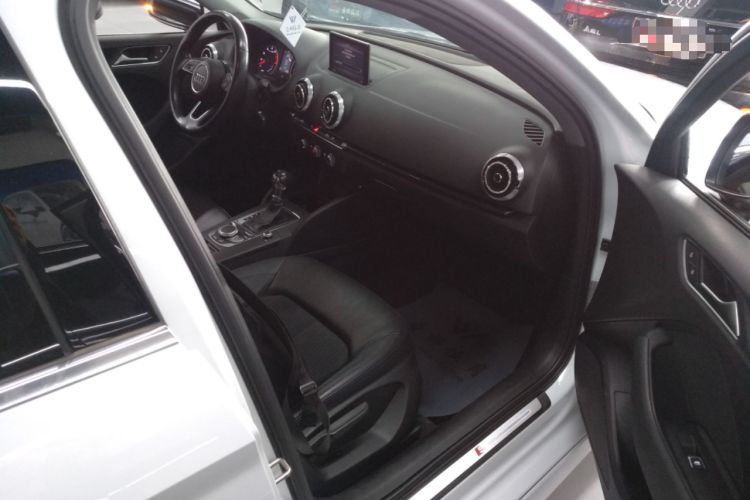 Used Audi A3 2020 Limousine 35 TFSI Fashion Edition China VI Emission Standard Right Front Seat